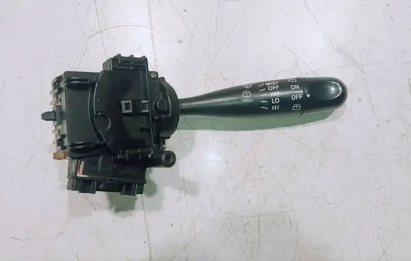 Toyota Yaris Verso Wiper control stalk 173647