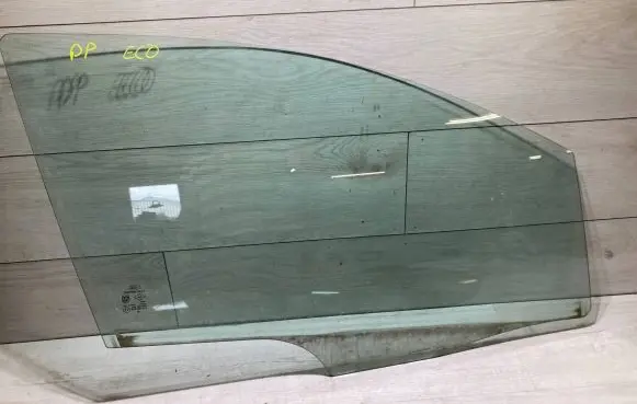 Ford Ecosport Front door window glass four-door