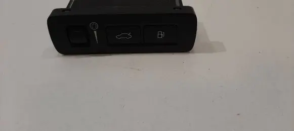 Tailgate opening switch