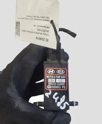 KIA Sorento Windscreen/windshield washer pump 985102J000