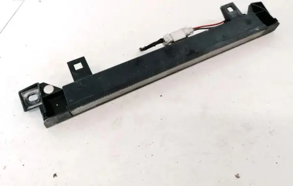 Nissan Almera Tino Third/center stoplight 26590BU000