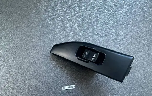Nissan Terrano Electric window control switch 2541152S00 8296183G00