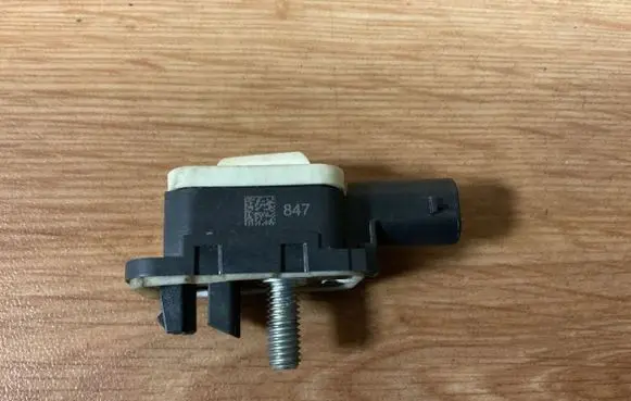 Volkswagen Touareg II Airbag deployment crash/impact sensor 7P0959354