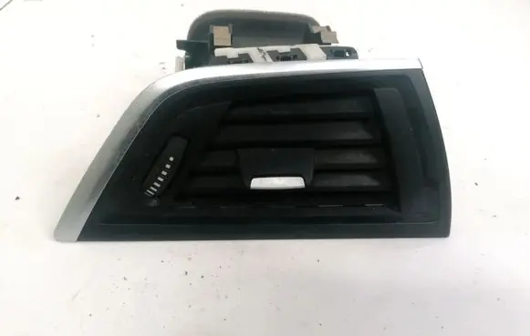 BMW 1 F20 F21 Dash center air vent grill 920535608 9205356-08