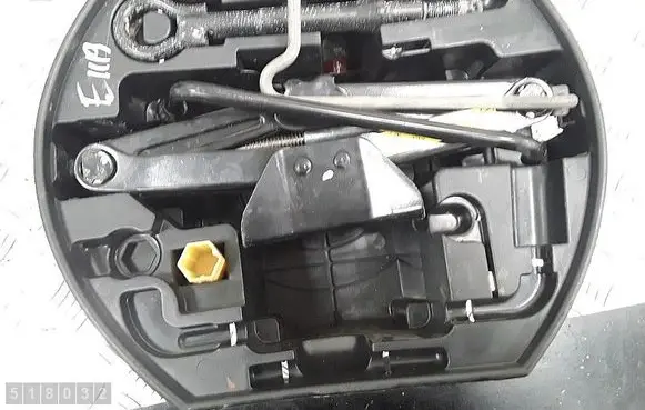 Citroen DS3 Tool set 9656868180