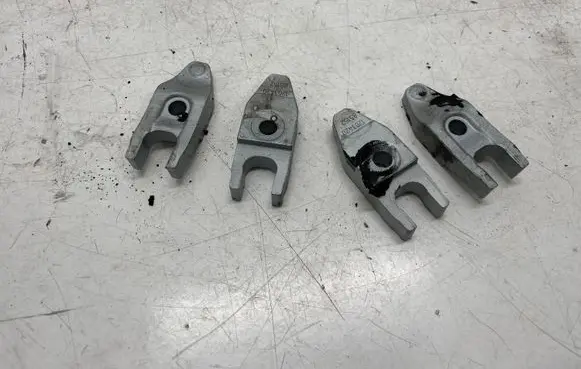 Opel Astra K Fuel Injector clamp holder 85152