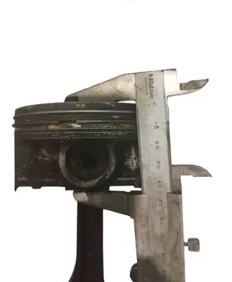 Subaru Legacy Piston with connecting rod