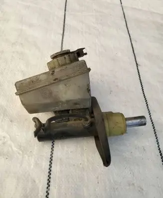 Land Rover Discovery Master brake cylinder 76047012