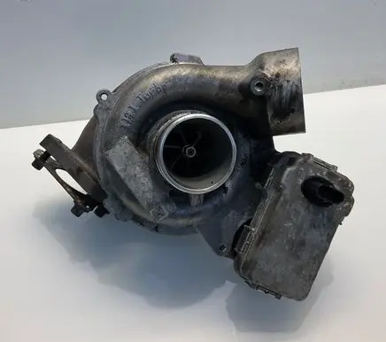 Mercedes-Benz E W212 Turbo A6510903580 6510903580
