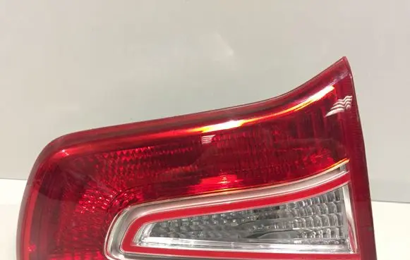 KIA Sportage Tailgate rear/tail lights