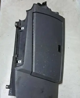 BMW 1 E81 E87 Glove box 7135696 75064014 P010118453