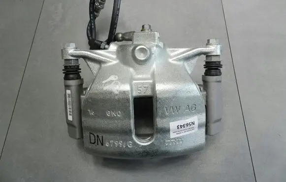 Volkswagen PASSAT B8 Front brake caliper 6799G