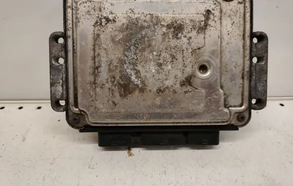 Renault Trafic II (X83) Engine control unit/module 0281012082