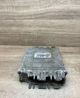 Volkswagen Golf III Engine control unit/module 028906021HD 0281001729