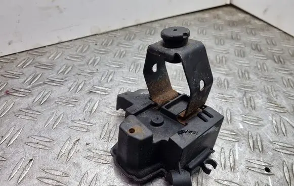 Headlight/headlamp mounting bracket