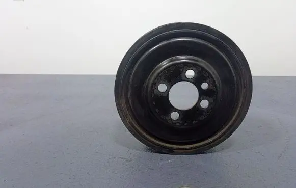 Volkswagen PASSAT CC Crankshaft pulley 04L105248