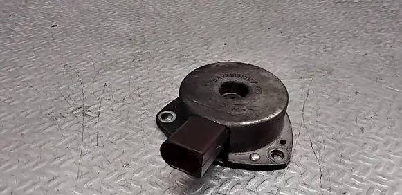 Mercedes-Benz C W203 Camshaft vanos timing valve 2710510177