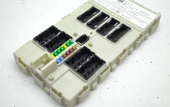 BMW i3 Fuse module 9383422 6492649943 116RI001097