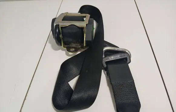 Audi TT Mk1 Front seatbelt 560547000D 8N8857706G 206042002