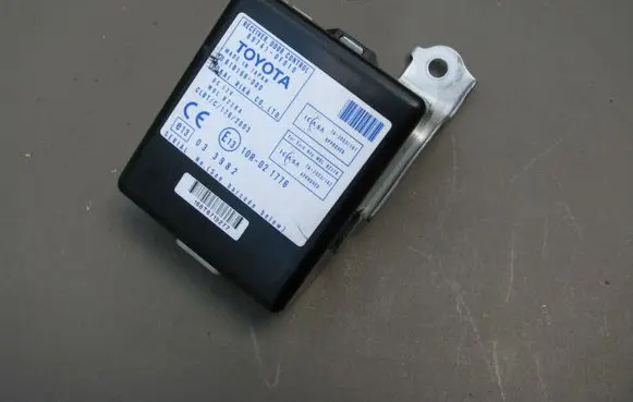 Toyota Corolla Verso AR10 Door control unit/module 897410F010