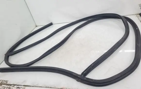 BMW 7 E65 E66 Engine compartment rubber 51717019966 7019966