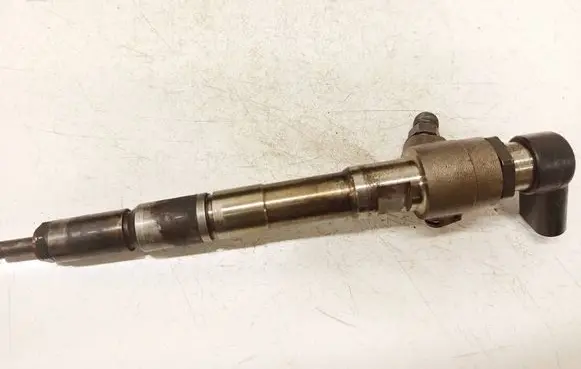 Volkswagen Golf VI Fuel injector 03L130277B
