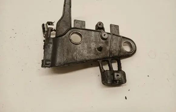 Mercedes-Benz C W205 Air filter cleaner box bracket assembly A6510902241 211550102