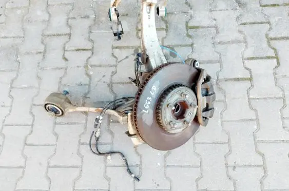 Land Rover Defender Front wheel hub spindle knuckle L8B2-3K186-AG