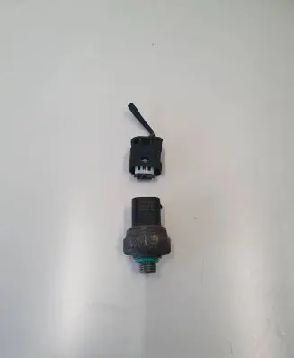 BMW 1 E82 E88 Air conditioning (A/C) pressure sensor 9181464 BMW6453 24055910