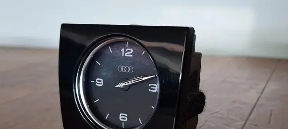 Audi A8 S8 D4 4H Clock 4H0919204G 93011355005 H05022404S