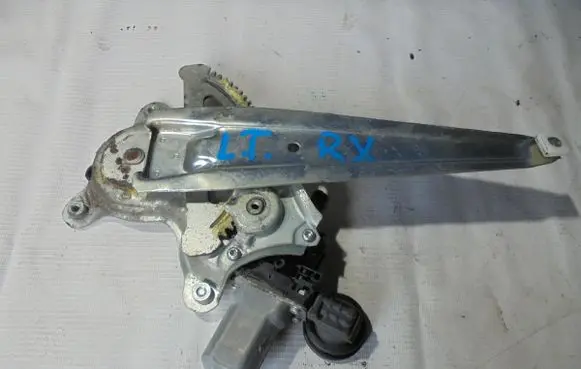 Lexus RX 330 - 350 - 400H Rear window lifting mechanism without motor
