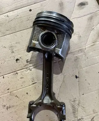 Nissan Primera Piston 5M3