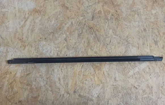 Opel Crossland X Rear door glass trim molding 39124058