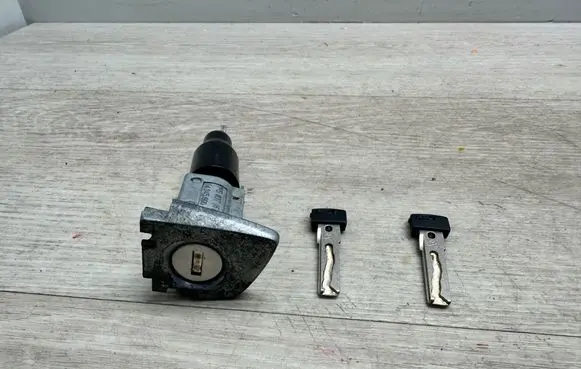 Porsche Cayenne (92A) Front door lock (next to the handle) 7P5837167 95853116700 95853137520