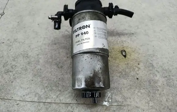 BMW 5 E34 Fuel filter bracket/mount holder 