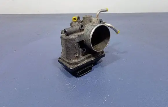 Toyota Avensis Verso Throttle body valve 2203028050