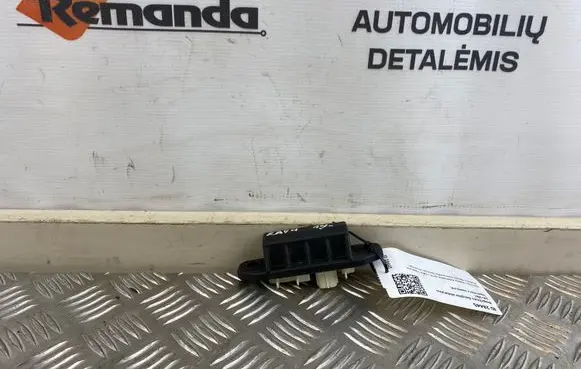 Toyota RAV 4 (XA50) Tailgate opening switch 15D355