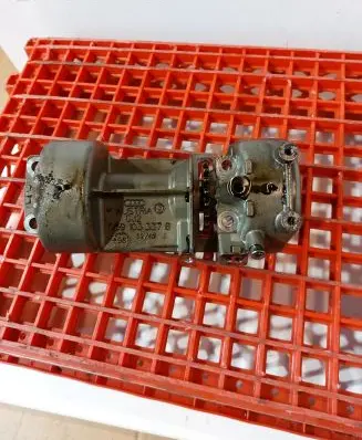 Audi A6 S6 C5 4B Oil pump 059103337B