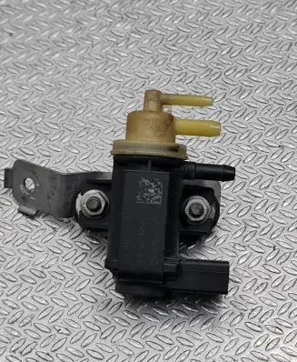 Volkswagen PASSAT B7 Turbo solenoid valve 1K0906627B 19182