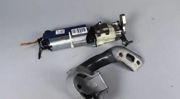 Audi A4 S4 B8 8K Soft lock spindle drive 8K9827852 E5030118 4F9910592