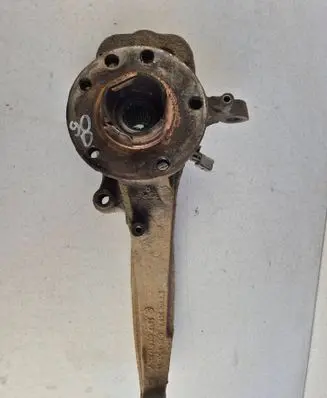 Audi Q7 4L Front wheel hub spindle knuckle