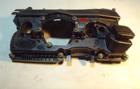 BMW 3 E46 Rocker cam cover 7526672
