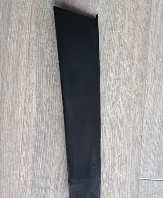 Front door glass trim molding