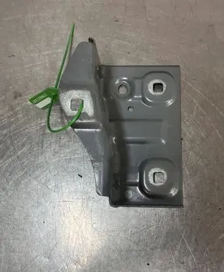 Renault Austral Fender mounting bracket 663505305R