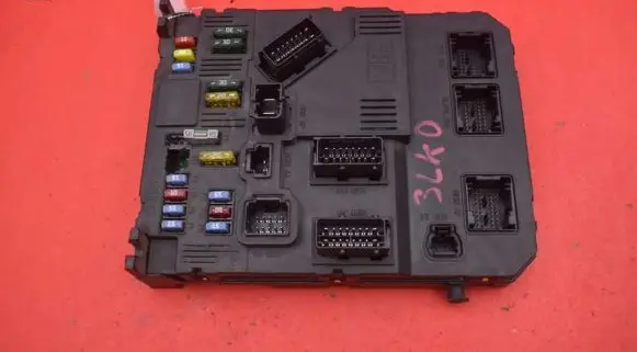 Peugeot 407 Fuse box set 9655221180