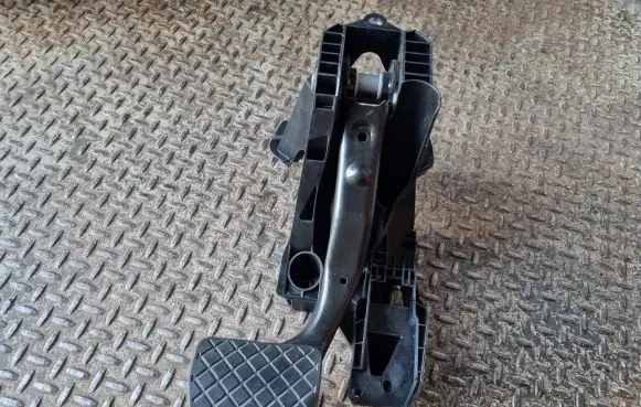 Volkswagen Tiguan Allspace Brake pedal 5QN723058A