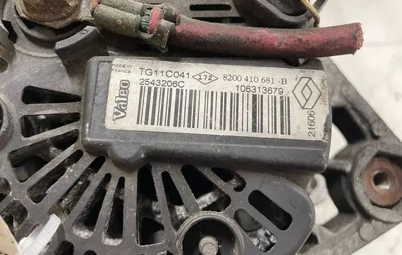 Nissan Qashqai Generator/alternator 8200410681B 2543206C 106313679