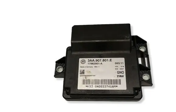 Volkswagen PASSAT B7 Hand brake control module 3AA907801E