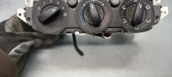 Ford Focus C-MAX Air conditioning/heating control unit 