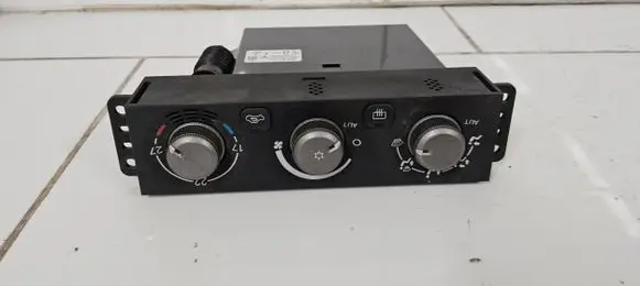 Mitsubishi Pajero Climate control unit MR958005 1465700022